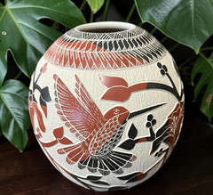 Mata Ortiz Pottery Lupita Quezada Hummingbird Flowers Floral Jar Vase Mexican
