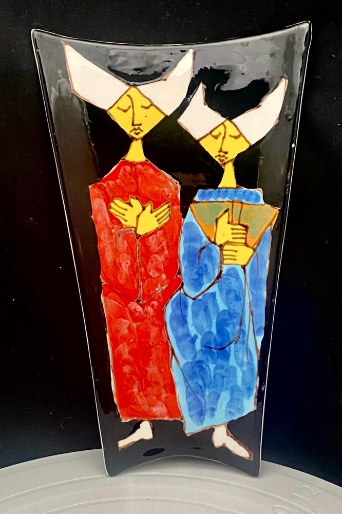 VTG ITALIAN CAPRI MCM CERAMIC HANDMADE WALL PLAQUE 10″ x 6″, TWO NUNS, c1960 vg