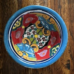 Talavera Mexican Pottery MultiColor Salsa/Guacamole Bowl with Legs. New.