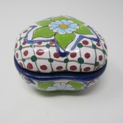 Hand Painted Puebla Mexico Pottery Heart Dish Tepépa Signed 1999 Floral 3.25″