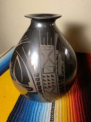 Mata Ortiz pottery signed by artist Maria Acosta 7.5 x 5