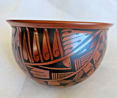 Mata Ortiz Pottery Bowl by Baudel Lopez Corona – Black On Red Fine Art Olla