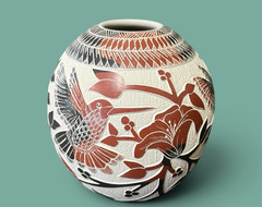 Mata Ortiz Pottery Lupita Quezada Hummingbird Flowers Floral Jar Vase Mexican