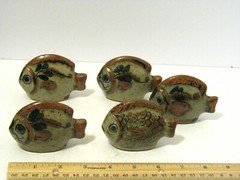 5 Vintage Fish Figurines Folk Art Pottery Hand Painted Gray Green MM