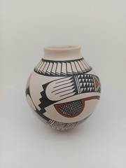 Mata Ortiz pottery by Maria Acosta Handmade and Painted.