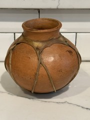 Excellent Vintage TARAHUMARA Raramuri Rawhide Bound Clay Pot 5″ Beauty
