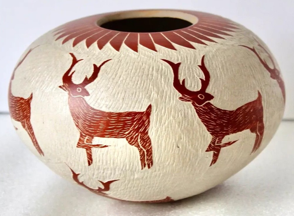 Mata Ortiz pottery, or Casas Grandes by Leonel Lopez Saenz Mexican Fine Folk Art