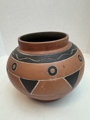 Early Vintage Mexican Signed Pot Vase Vessel Planter Leopoldo de Mexico Brown