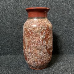 Handmade Mexican Red Clay Pottery Vase Etched Mata Ortiz Style Vintage 9-1/2″